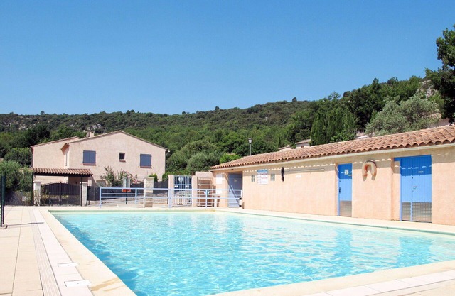 Stunning private villa for 4 people with pool, TV and terrace