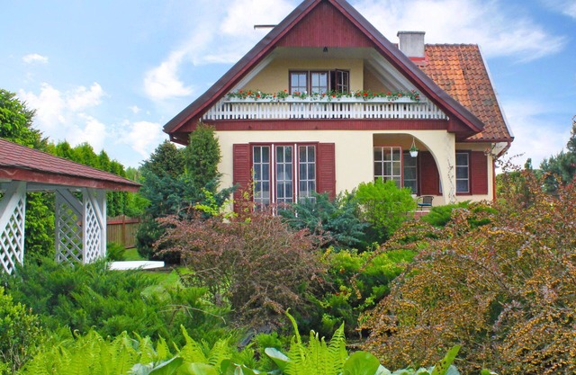 Stunning private villa for 6 guests with TV, patio and parking