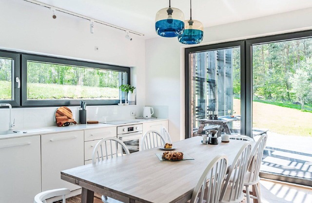 Stunning private villa for 8 people with WIFI, patio and parking