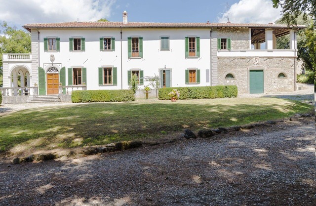 Stunning private villa with WIFI, private pool, TV, terrace, panoramic view and parking
