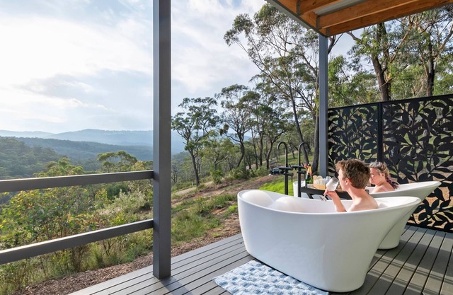 Stunning romantic hideaway with unsurpassed views of the Wollemi National Park