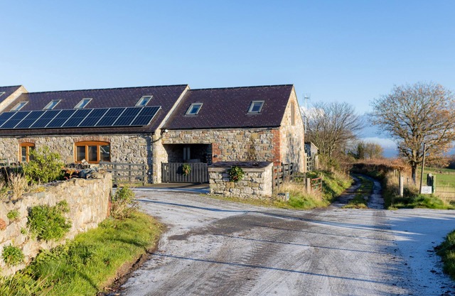 Stunning rural annex stay with idyllic views & great location