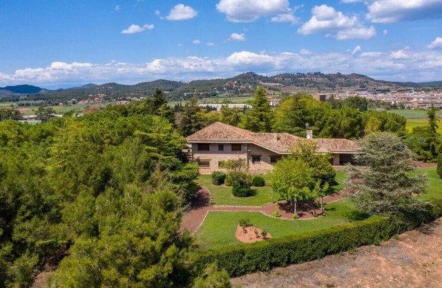 Stunning seven-hectare estate in the district of Bages, right in the heart of Catalunya