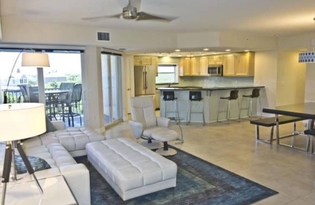 Stunning three bedroom condo across the street from awesome beach; all amenities
