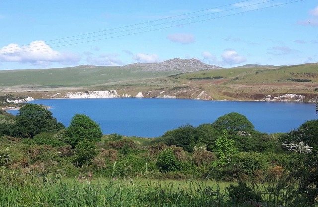 Stunning uninterrupted moorland views over lake and Rough Tor