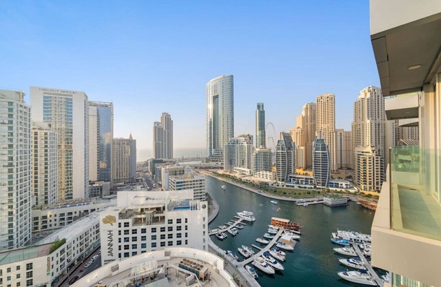 Stylish 1BR Apartment with Eye of Dubai View and Marina Access