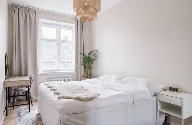 Stylish 1BR Apt in the City Center & Near Metro Station