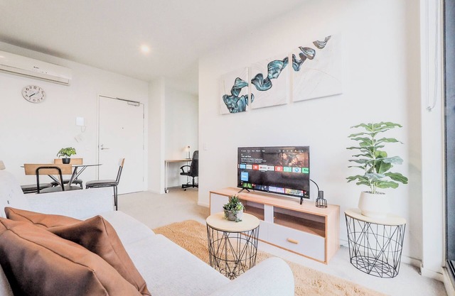 Stylish 1BR1BA apt in Footscray Pool Gym WIFI