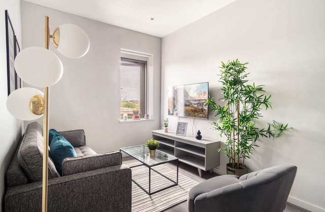 Stylish 2 Bed Apartment in Waterloo, Liverpool