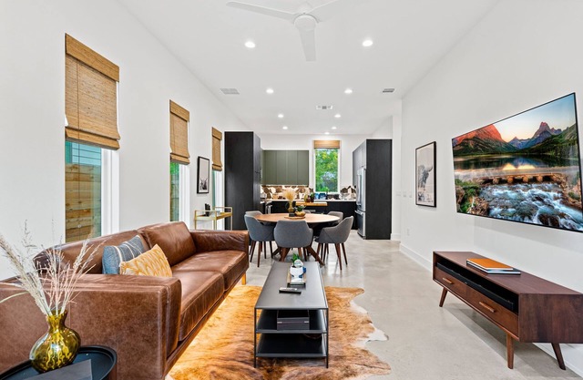Stylish 2 bedroom Retreat in South Austin