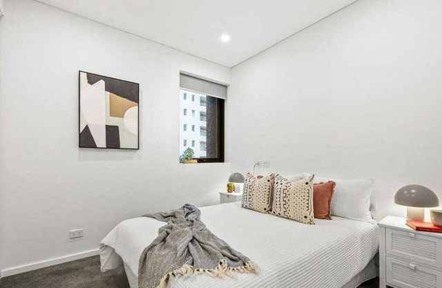Stylish 2-BR Apartment in the Heart of South Perth