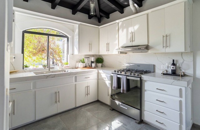 Stylish 3 bedroom home with a fireplace downtown