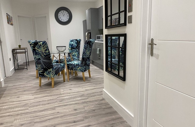 Stylish 3beds Nystyle Apt - Parking, Self Check-in