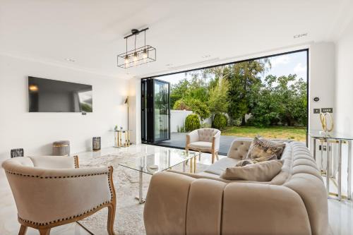 Stylish 5BR with Garden&Parking near Wimbledon