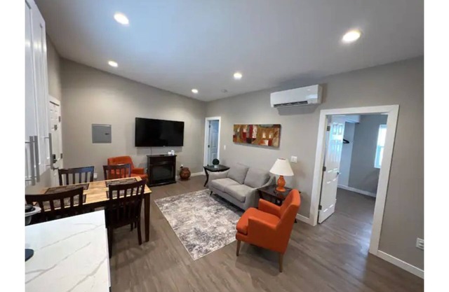Stylish and cozy 2 bed
