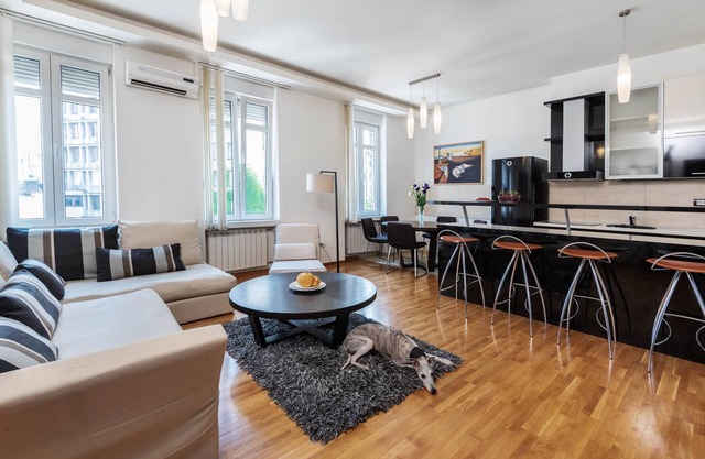 Stylish and Family Friendly 2 Bedroom Apartment