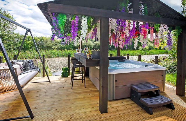 Stylish and luxurious open plan lodge.