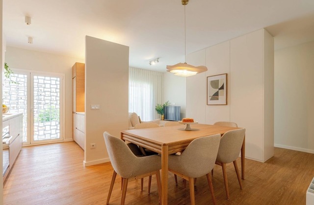 Stylish and Spacious Apartment by HostWise