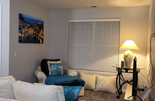 Stylish and Spacious, Close to the Hospital