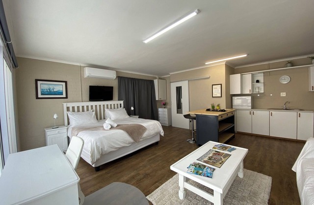 Stylish Bachelor Unit Getaway!