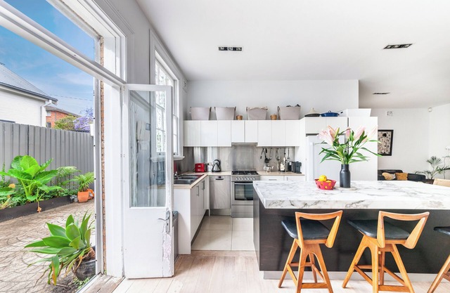 STYLISH BALMAIN HOUSE NEAR CITY & HARBOUR