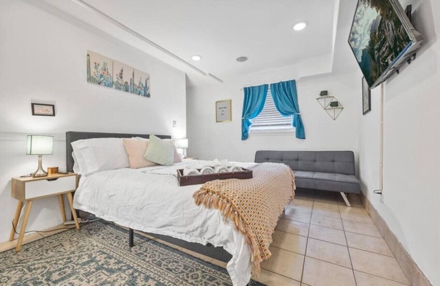 Stylish Basement APT 8 min from stone mountain