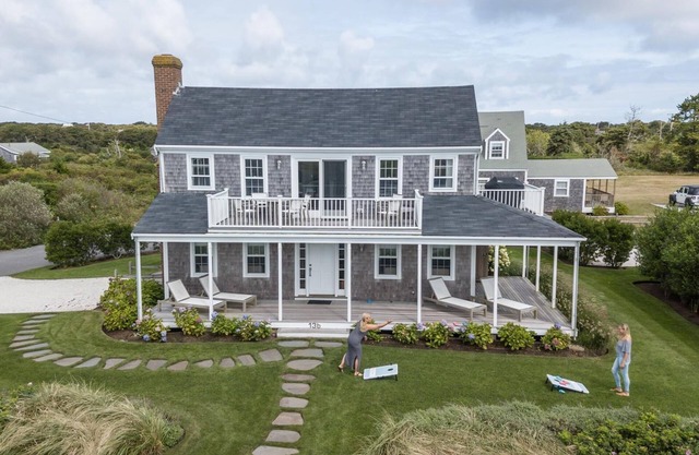 Stylish beach-house with ocean view