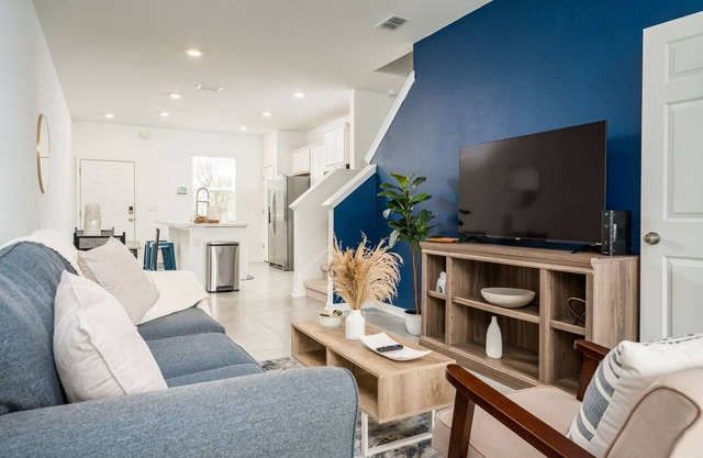 Stylish & Chic New 2BR Townhome