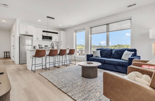 Stylish & Comfortable 2BR | Cleveland Clinic