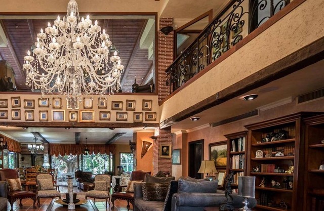 Stylish Contemporary Villa With Amazing Interiors