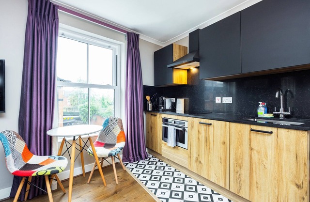 Stylish & Cosy Studio in Balham, London SW12 - 2 Minutes From The Station!