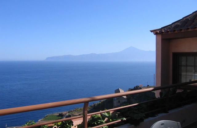 Stylish country house with breathtaking sea views