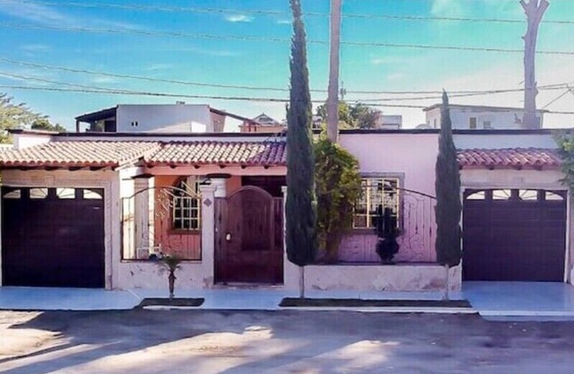Stylish Getaway with Private Pool, Fire Pit & Xbox – Walk to the Beach!