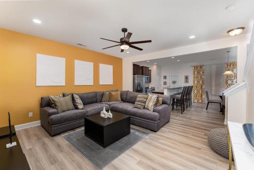 Stylish Getaway near City Center & Coastal Credit Music Park