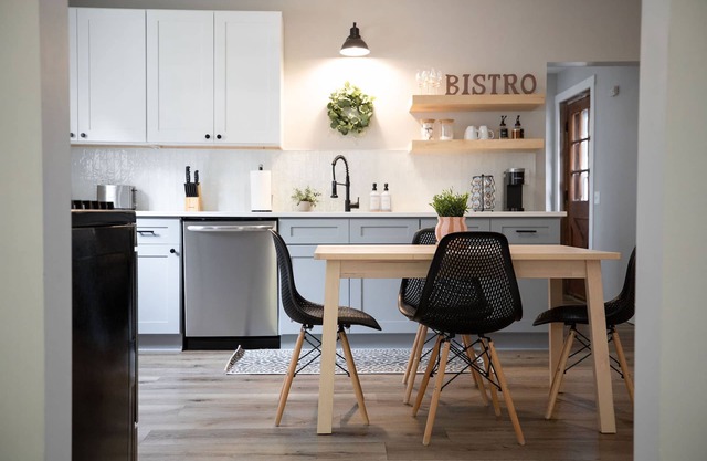 Stylish Highland Park Home Near Popular Hotspots