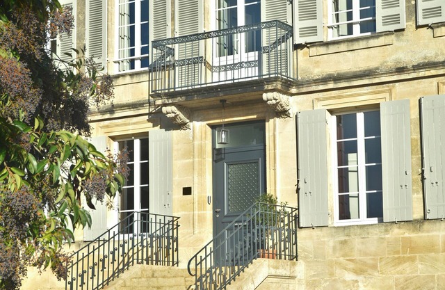 Stylish historical home in the Bordeaux vineyard