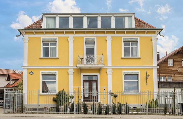 Stylish Holiday Apartment "Tuna" in Old Building Villa, with Mountain View