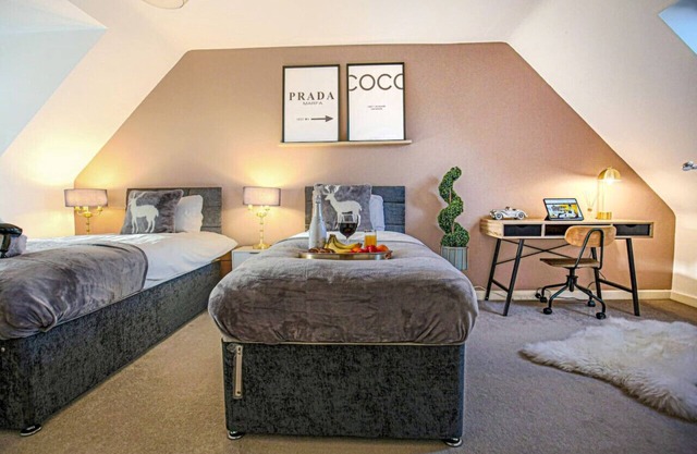 Stylish House - Free Parking, Fast Wifi & SmartTV
