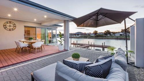 Stylish Marina-Front Getaway