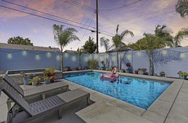 Stylish Modern Home, Pool & Spa, 7 Mins to Disney
