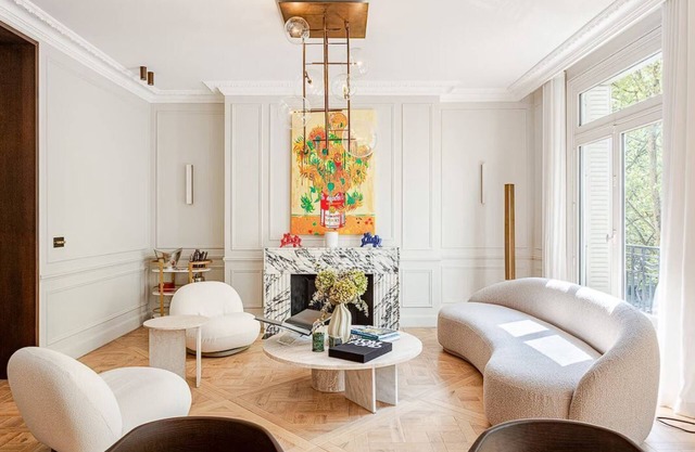 Stylish Parisian Escape on Ave. George V – Walk to Eiffel Tower & Champs-Élysées