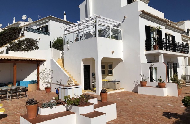 Stylish semi-detached villa in one of the most beautiful regions of Portugal.