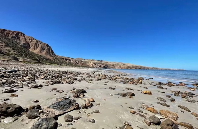 Stylish, serene beach front house in Sellicks Beach