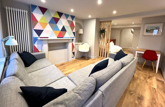 Stylish Studio Apartment in Clifton Village