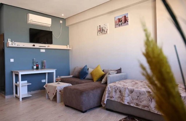 Stylish Studio - Ideal for Work and Relaxation