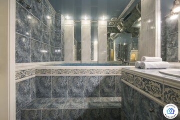 STYLISH APARTMENT CLOSE TO THE OPERA THEATER