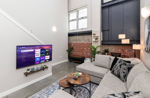 Stylish Urban Loft | 2BR/2BA - Heart of Downtown!