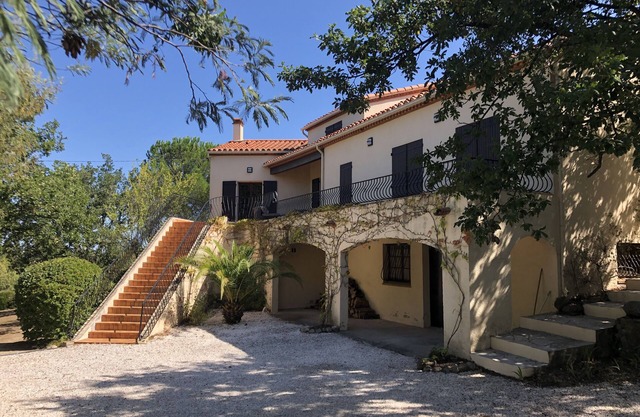 Stylish villa, 13m private pool, tranquil garden, close to village amenities
