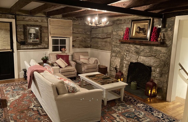 Stylishly restored 1800's historic home- heart of Virginia hunt & wine country!