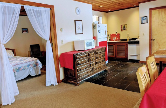 Sugarhouse Guest House: 400+Mbps wifi. No cleaning fee. Free Parking. Cozy!
